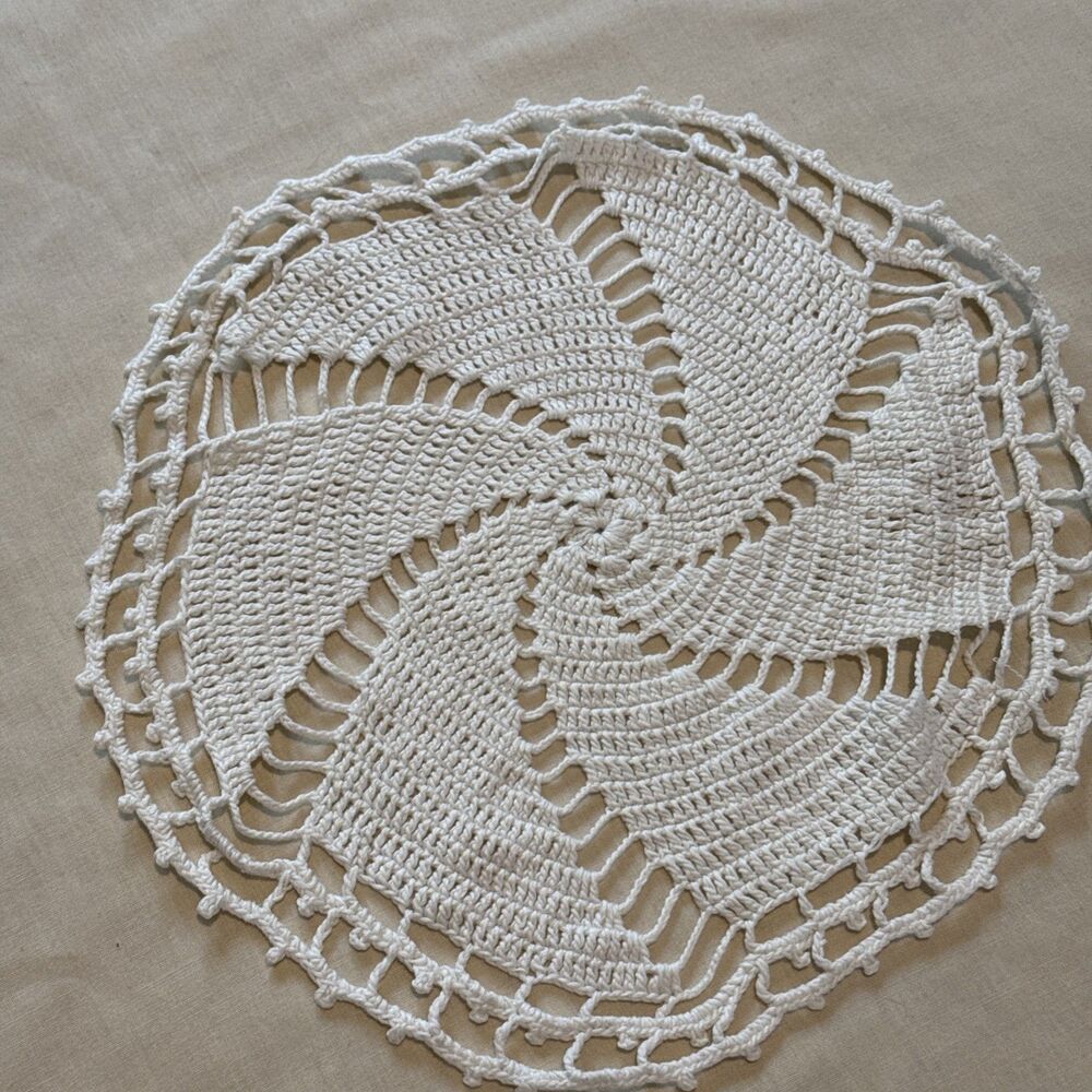VTG Handmade Crochet Doily Swirl Pattern Ivory Cottagecore Centerpiece Decor